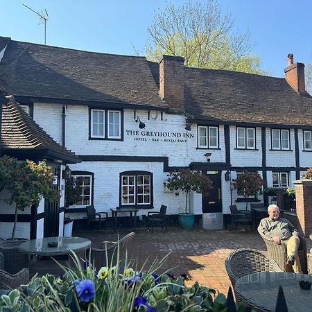Oyo The Greyhound Inn Gerrards Cross Exterior photo